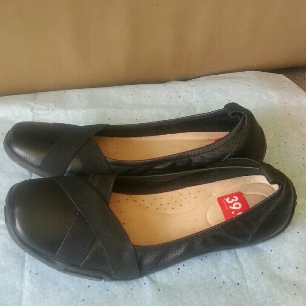 Naturalizer upper  leather size 7.5 black shoes