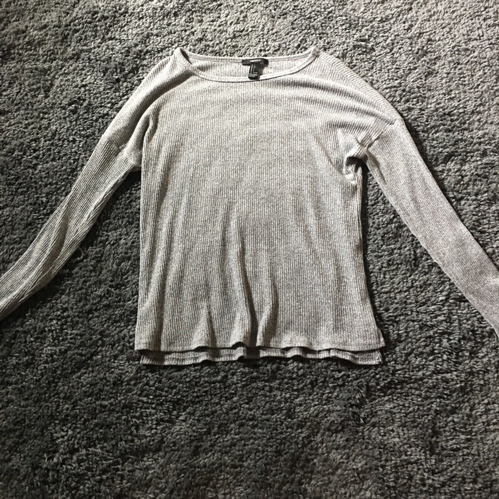 Gray long sleeve shirt.