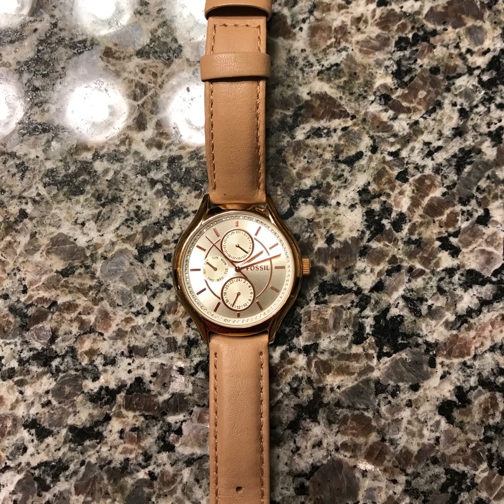 Rose gold fossil watch
