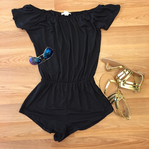 •LAST 1• Black Off The Shoulder Romper - Picture 2 of 8