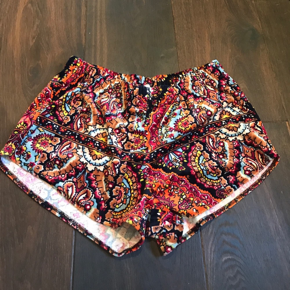 Billabong patterned shorts