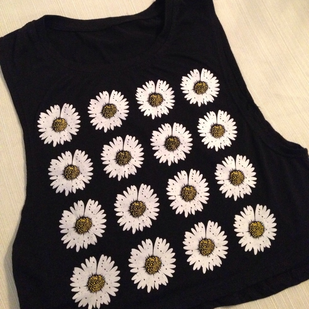 Sunflower high low graphic crop top