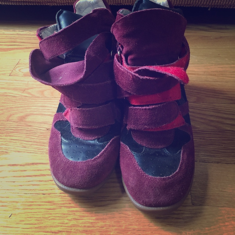 Red wedges