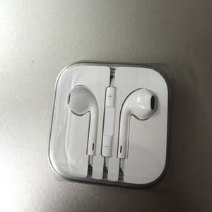 iPhone 6 headphones from apple