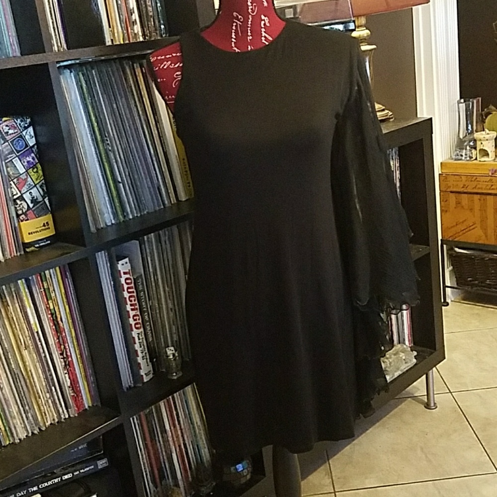 Analili Black Dress
