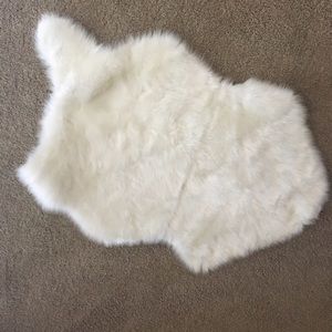 White fur carpet