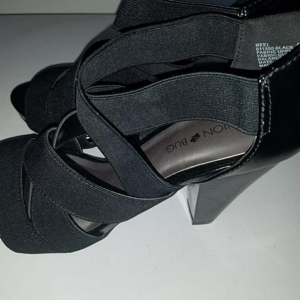 Shoes - Picture 3 of 6
