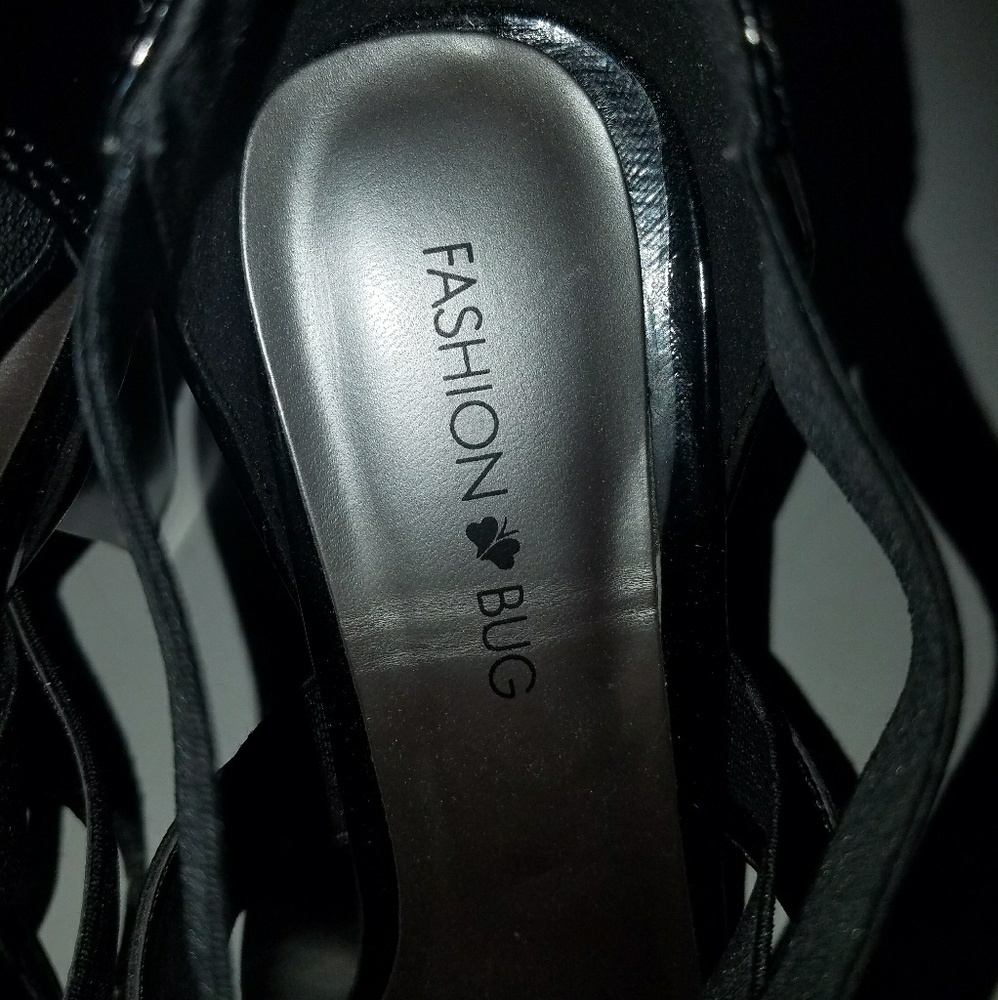 Shoes - Picture 5 of 6