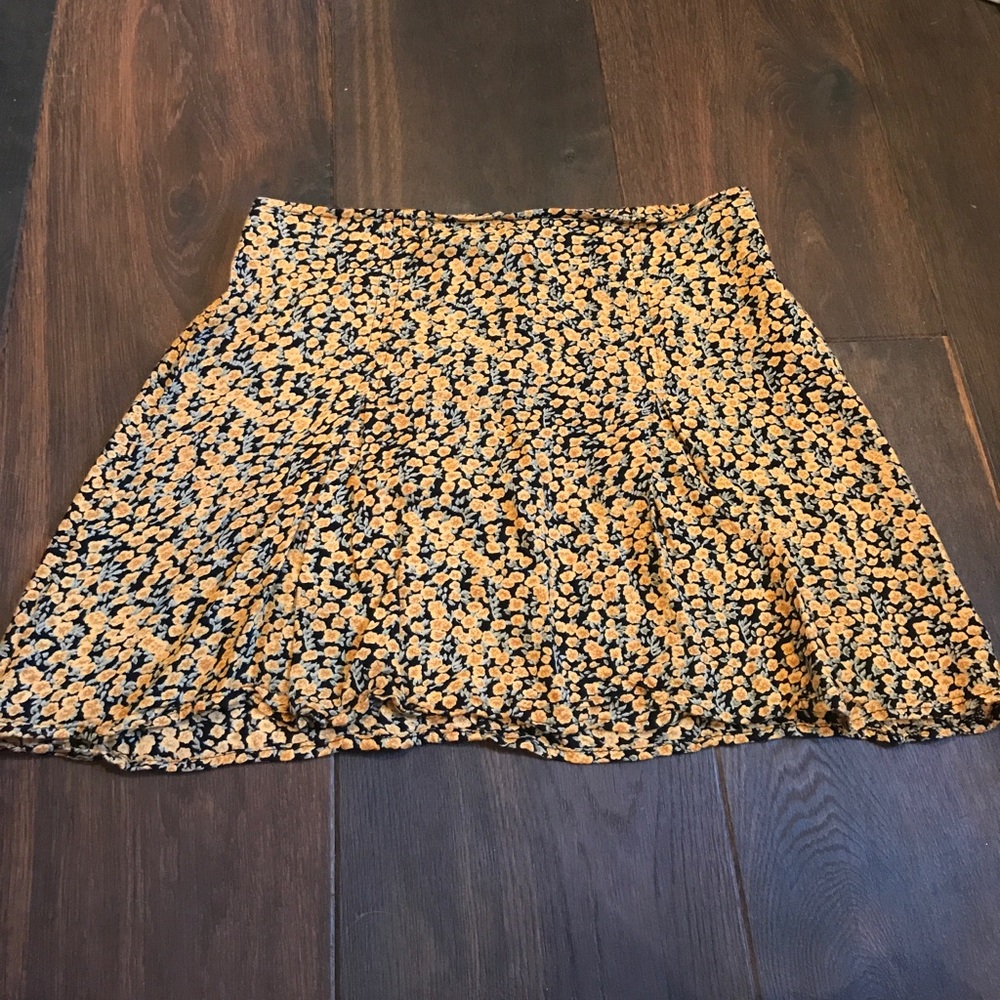Brandy Melville flowy floral skirt
