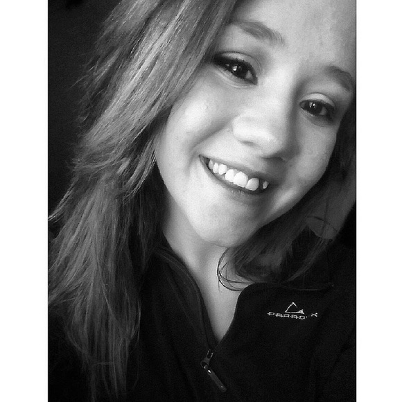 Meet your Posher, Dakota - Picture 1 of 1