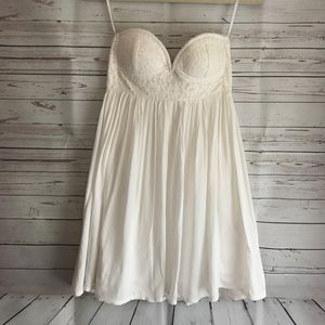 NWOT white lace Flowy Strapless sundress