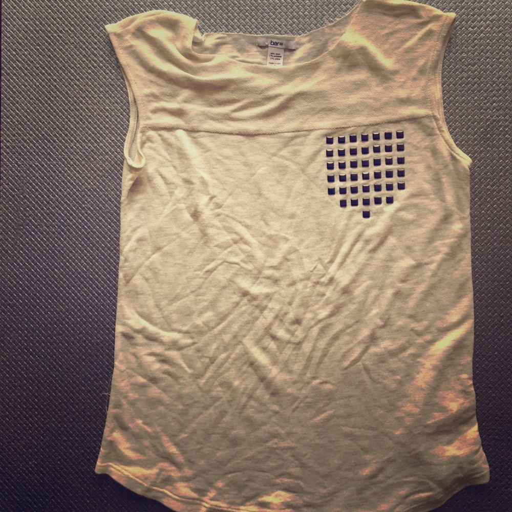 Bar 111 studs top