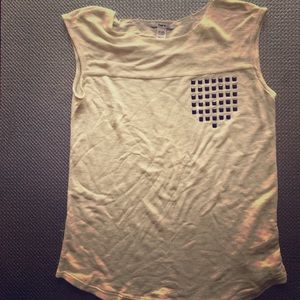 Bar 111 studs top