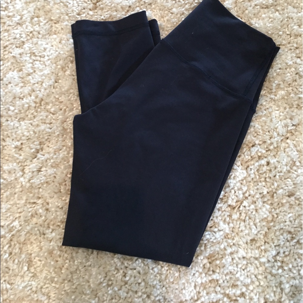 Lululemon Wunder Under crop  size 6 NAVY