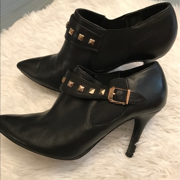 🌺GUESS studded booties🌺 - Picture 3 of 3