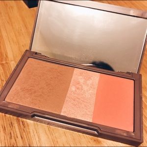 Urban Decay Naked Flushed - Streak