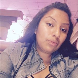 Meet your Posher, Mireya