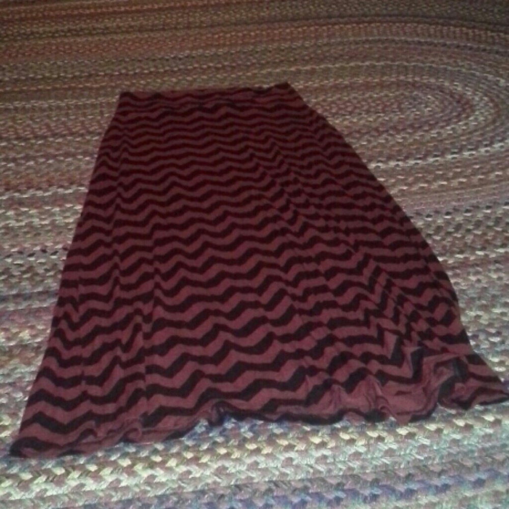 Jodi maxi skiet in red and black chevron