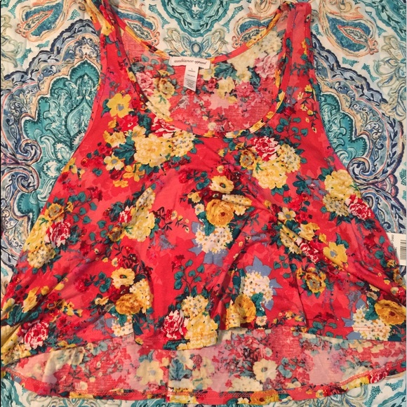 Crop top tank - Picture 1 of 1