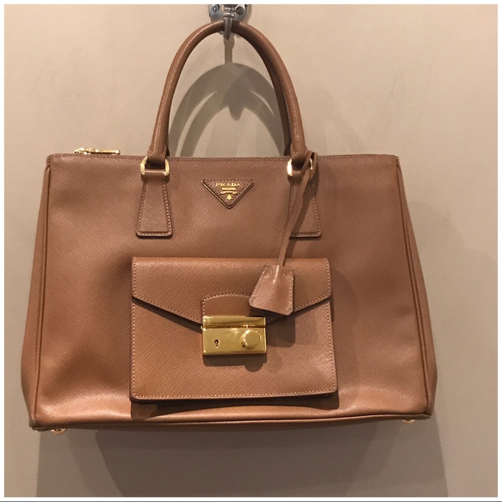 Prada Double Zip Saffiano Leather Med Tote👜🛍