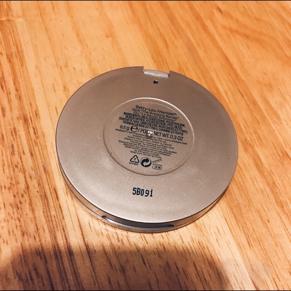 The Balm Betty Lou Manizer - Picture 3 of 3