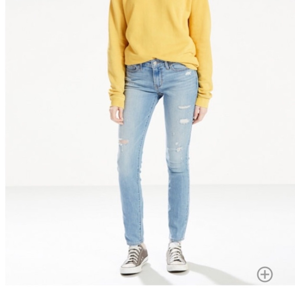 Light blue Levi's 711 skinny jeans