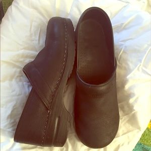 Sanita's non slip clogs size 43