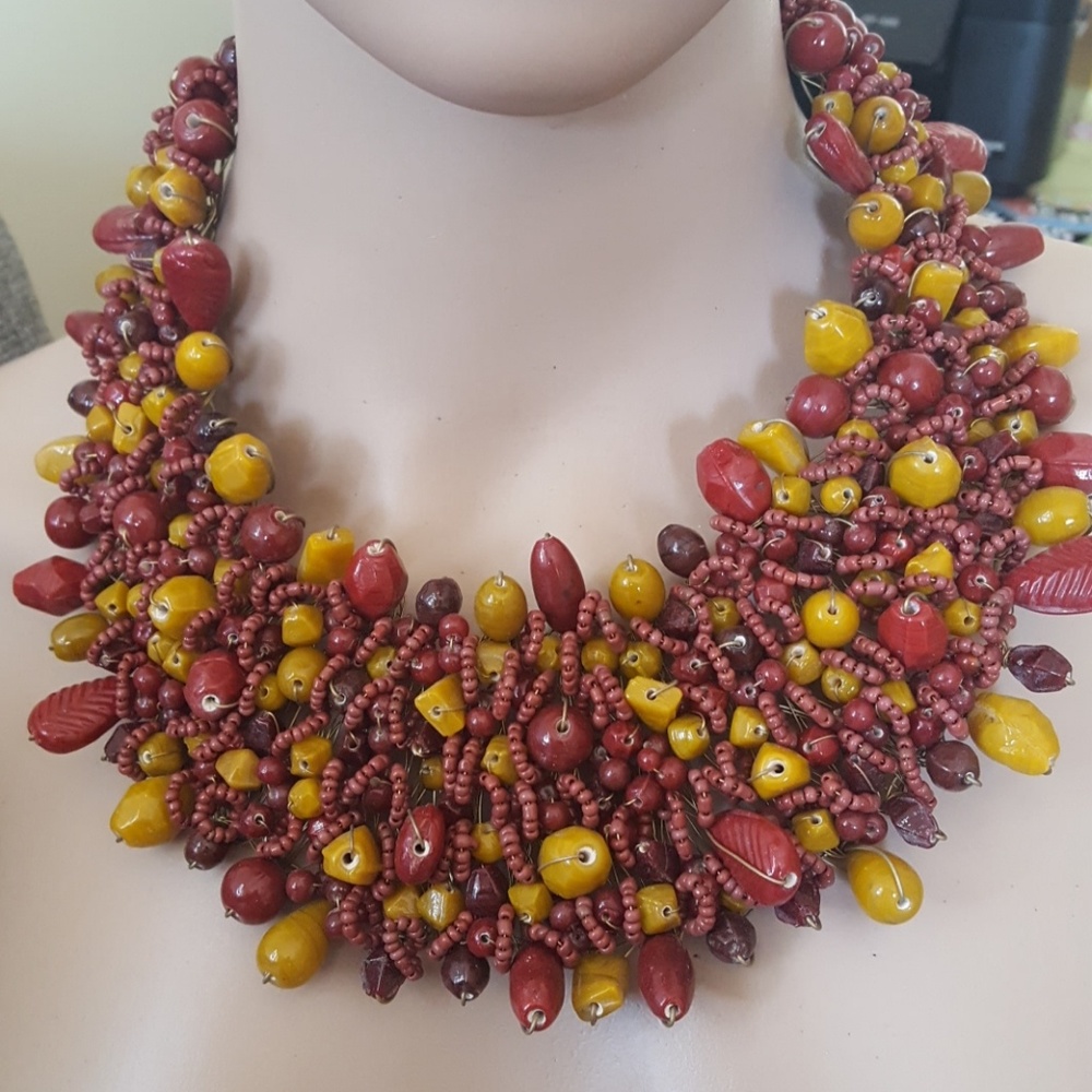 The popular wire beads necklaces are back!