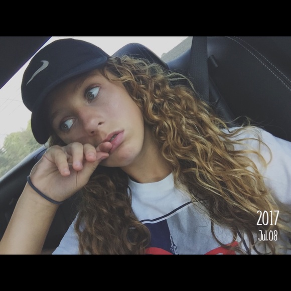 Meet your Posher, Taylor - Picture 2 of 2