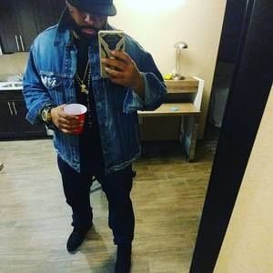 Meet your Posher, Dee