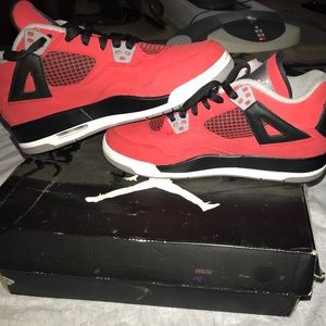 Jordan toro 4's