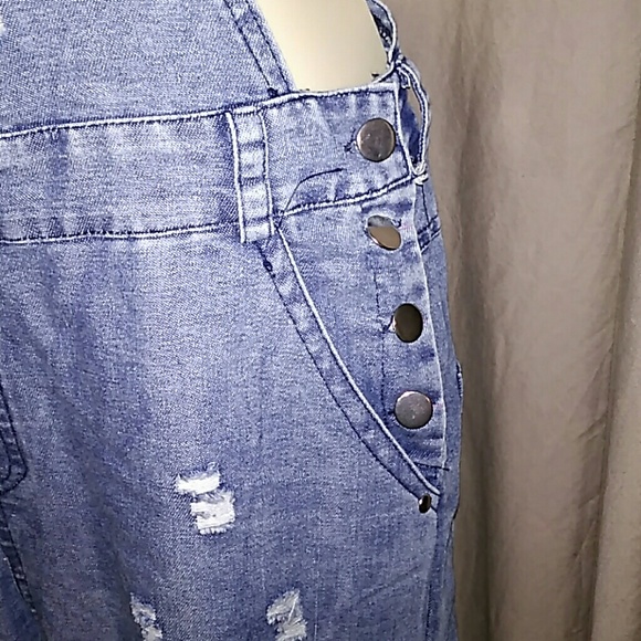 NWOT distressed, razor-back overalls - Picture 4 of 7