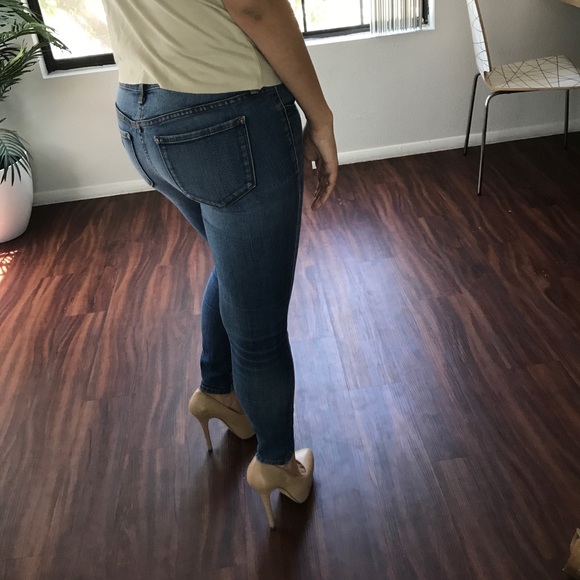 Classic Guess Jeans - Picture 3 of 3