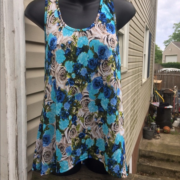 Floral tank top - Picture 2 of 5