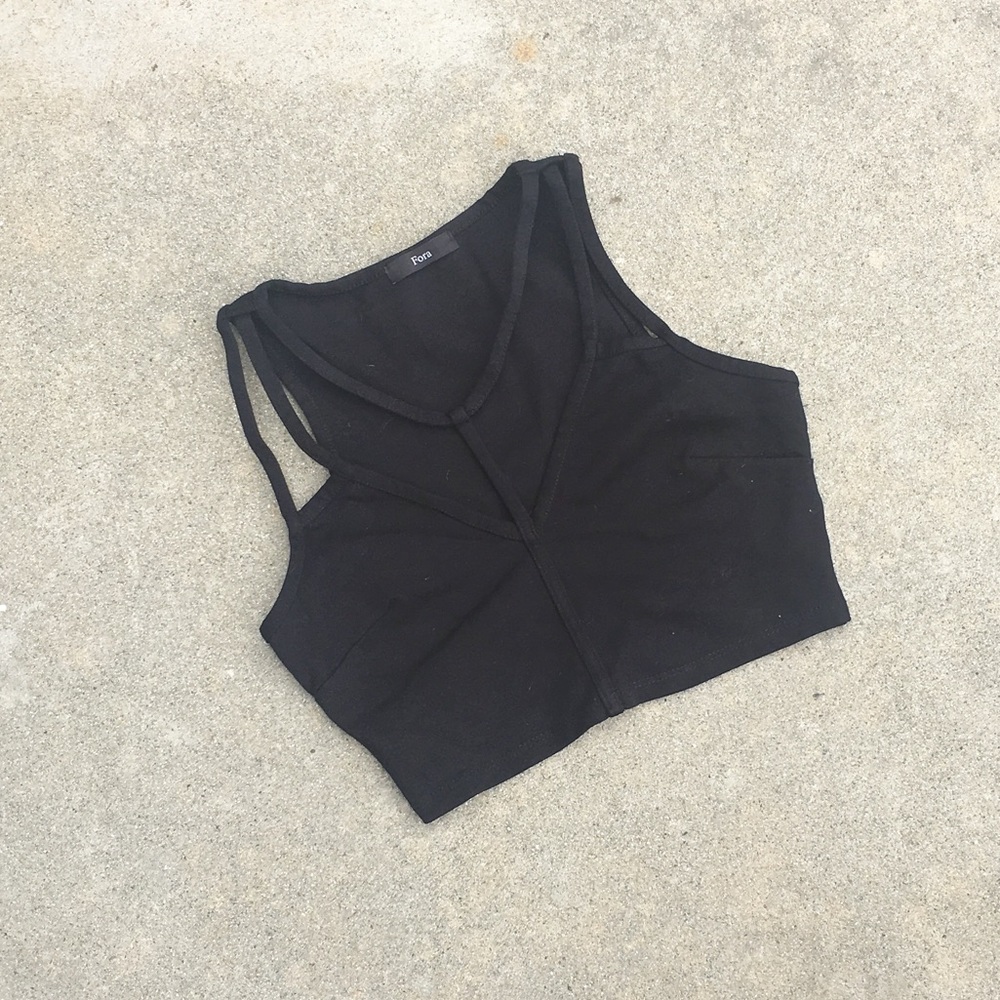 black cropped top choker detail