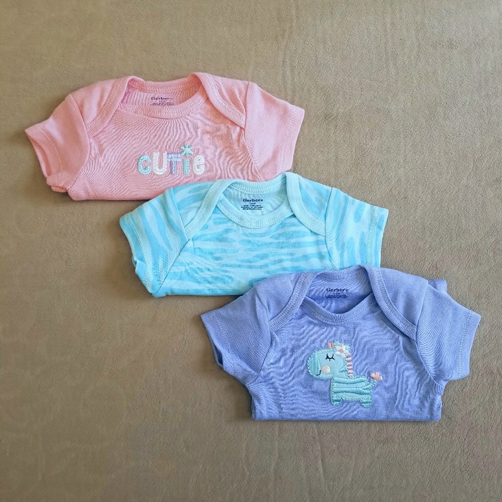 NWOT Lot of onesies 3-6M