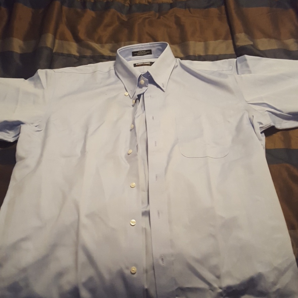 Long sleeve collared button down shirt