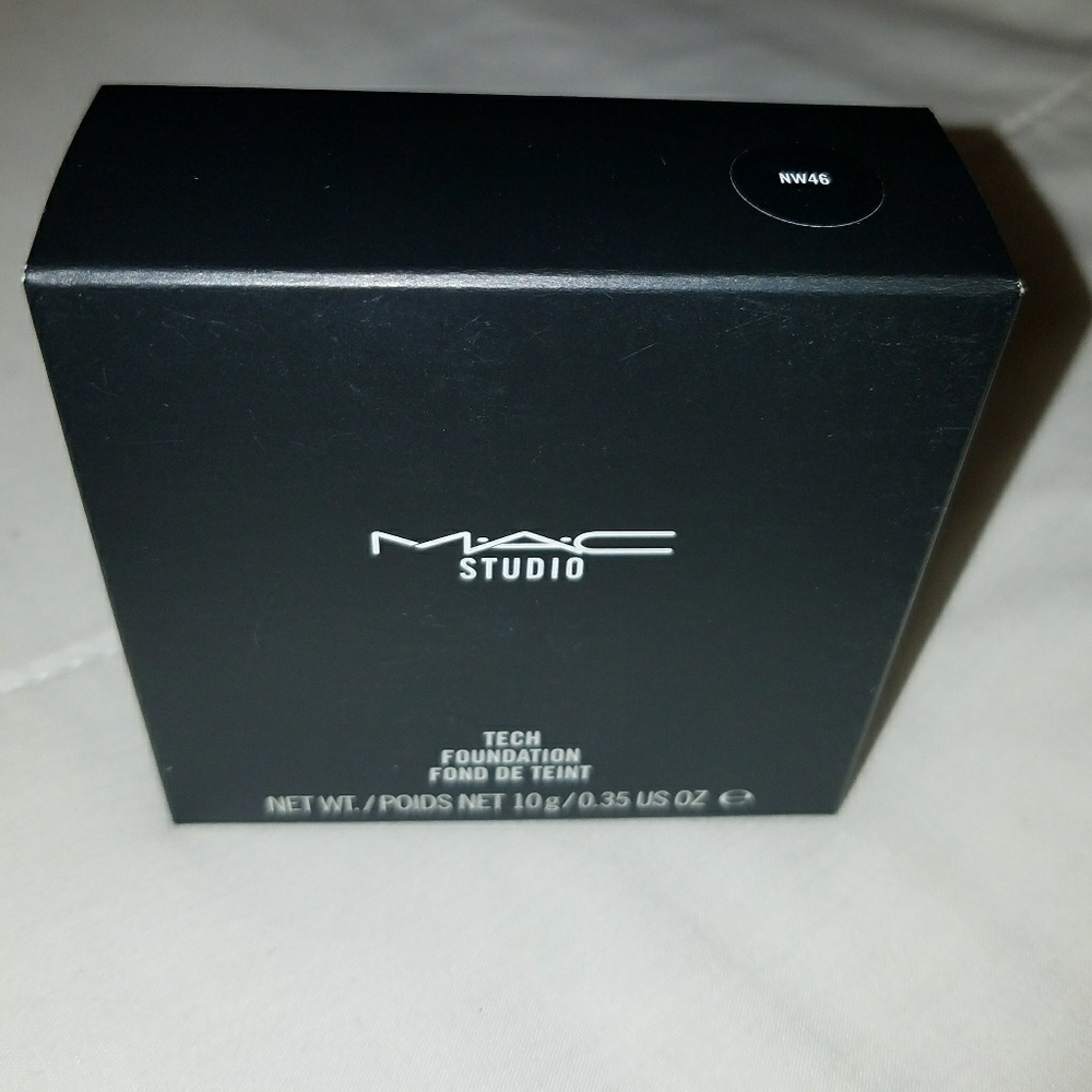 MAC Studio Tech Foundation Authentic!!!