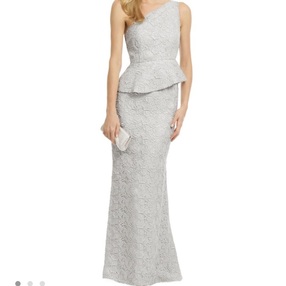 Carmen Marc Valvo Dresses & Skirts - ✂️✂️Stunning silver gown. 🐝the Envy of the night.