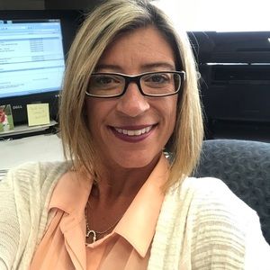 Meet your Posher, Davette