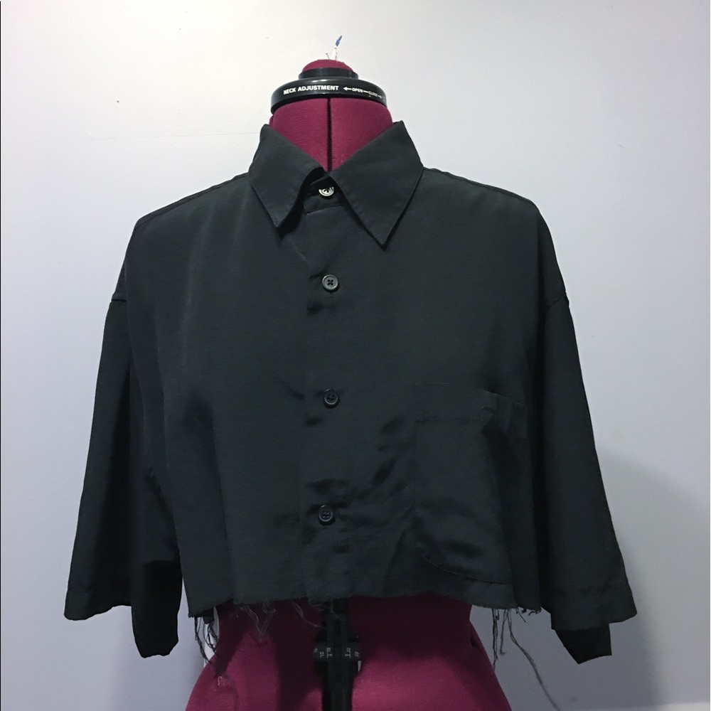 🖤NEW🖤Cropped Black Button Down