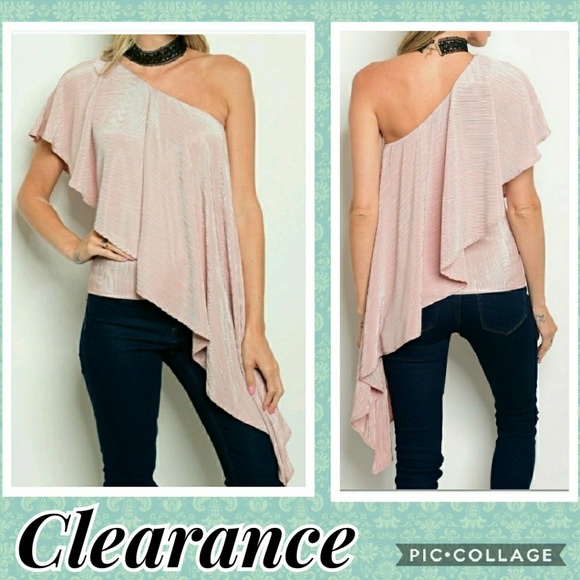 Tops - ♡♡Blush ruffle one shoulder
