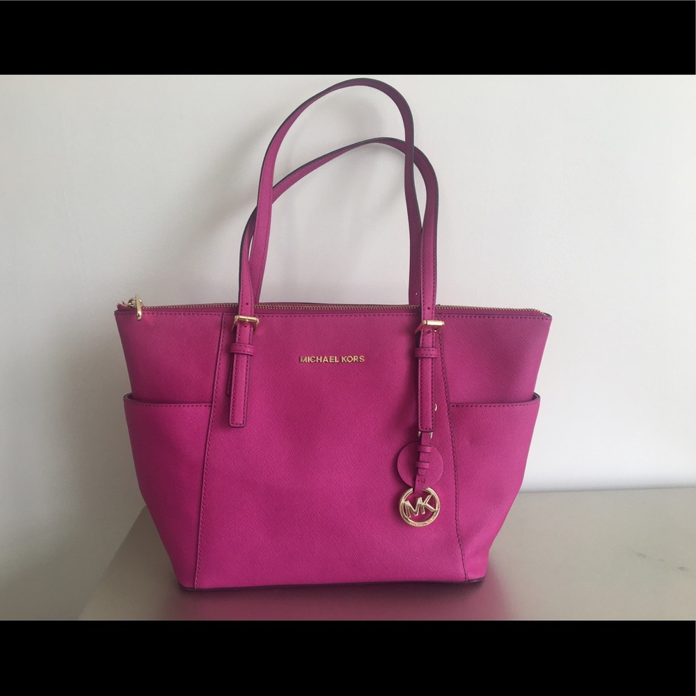 Michael Kors Jet Set Saffiano Top Zip Tote