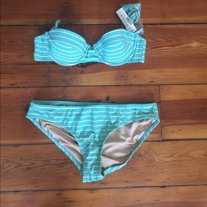 Super cute turquoise and cream bikini!