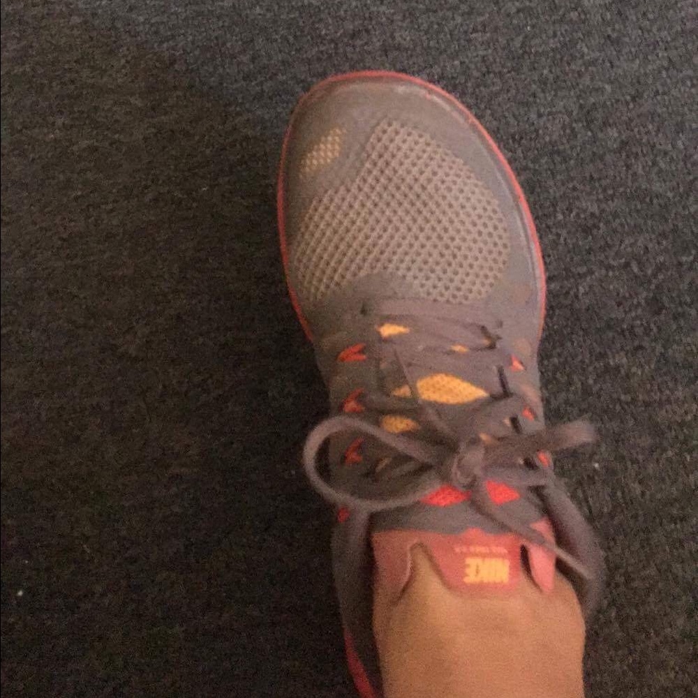 7.5 women Nike 5.0