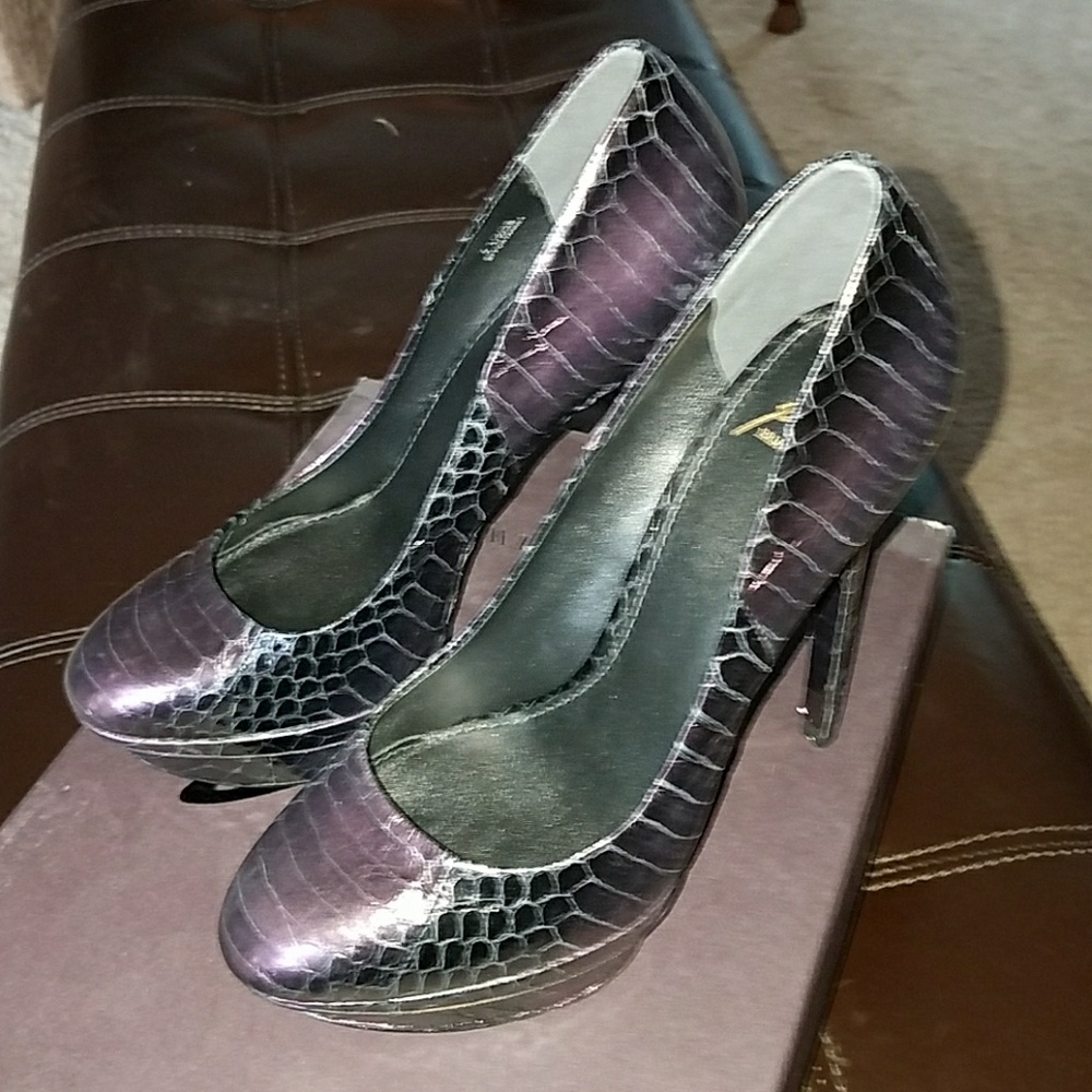 Brian Atwood BFFONTANNE platform heels 7.5
