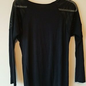 Black mesh shoulder workout top