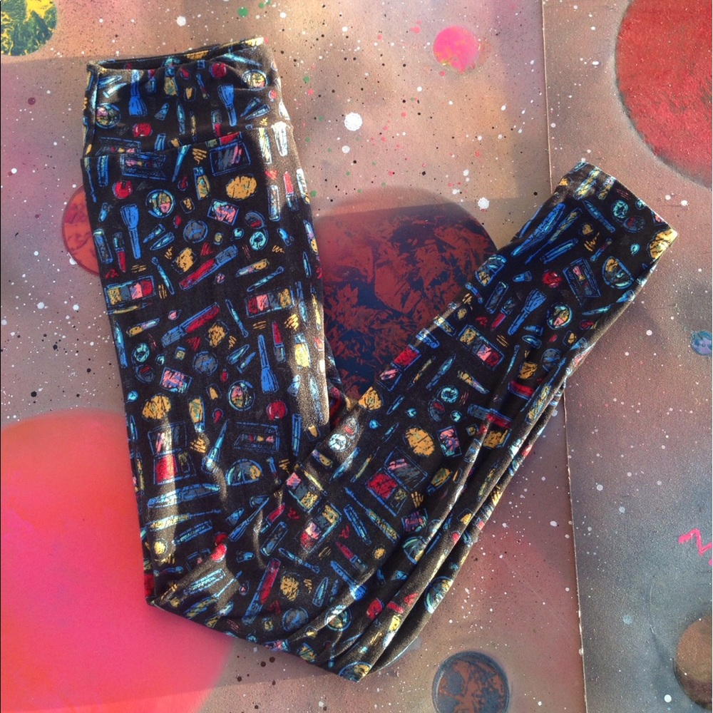 Make up Lularoe leggings!