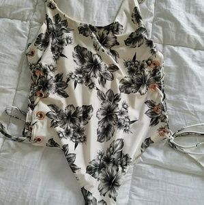 Amuse Society one piece swimsuit (new never worn)