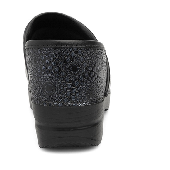 Pro XP Medallion Clogs - Picture 3 of 5